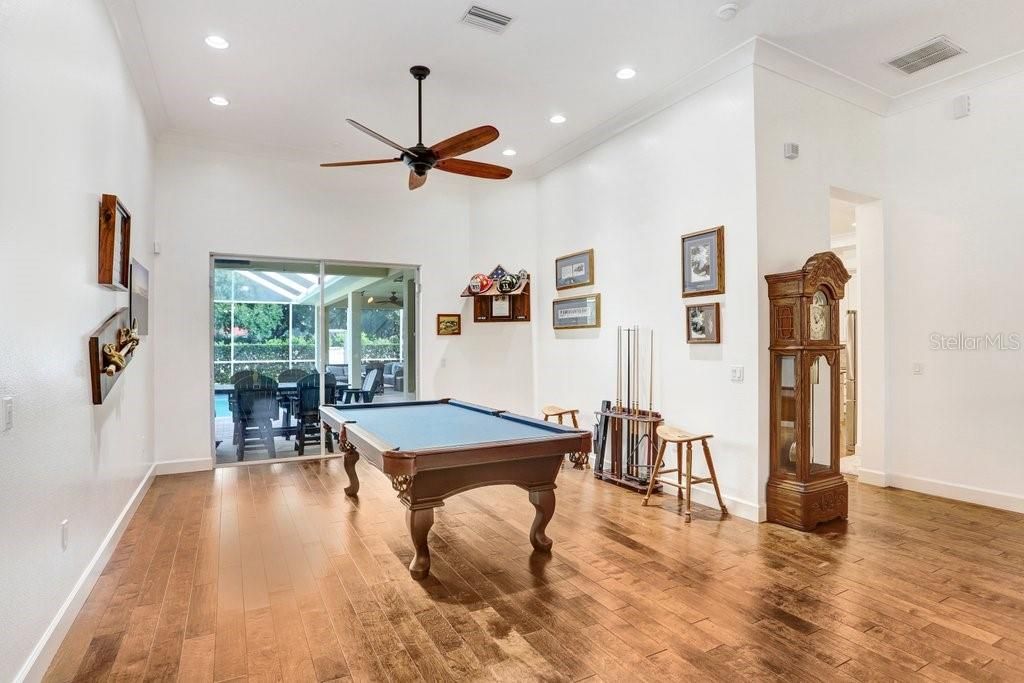Activo con contrato: $1,225,000 (4 camas, 3 baños, 3257 Pies cuadrados)