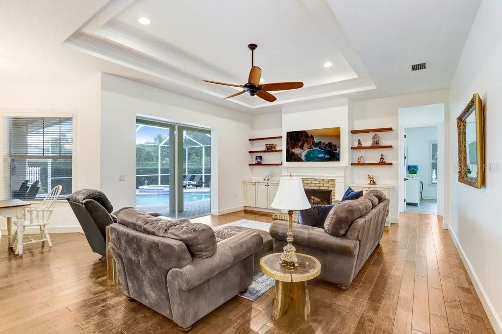 Activo con contrato: $1,225,000 (4 camas, 3 baños, 3257 Pies cuadrados)