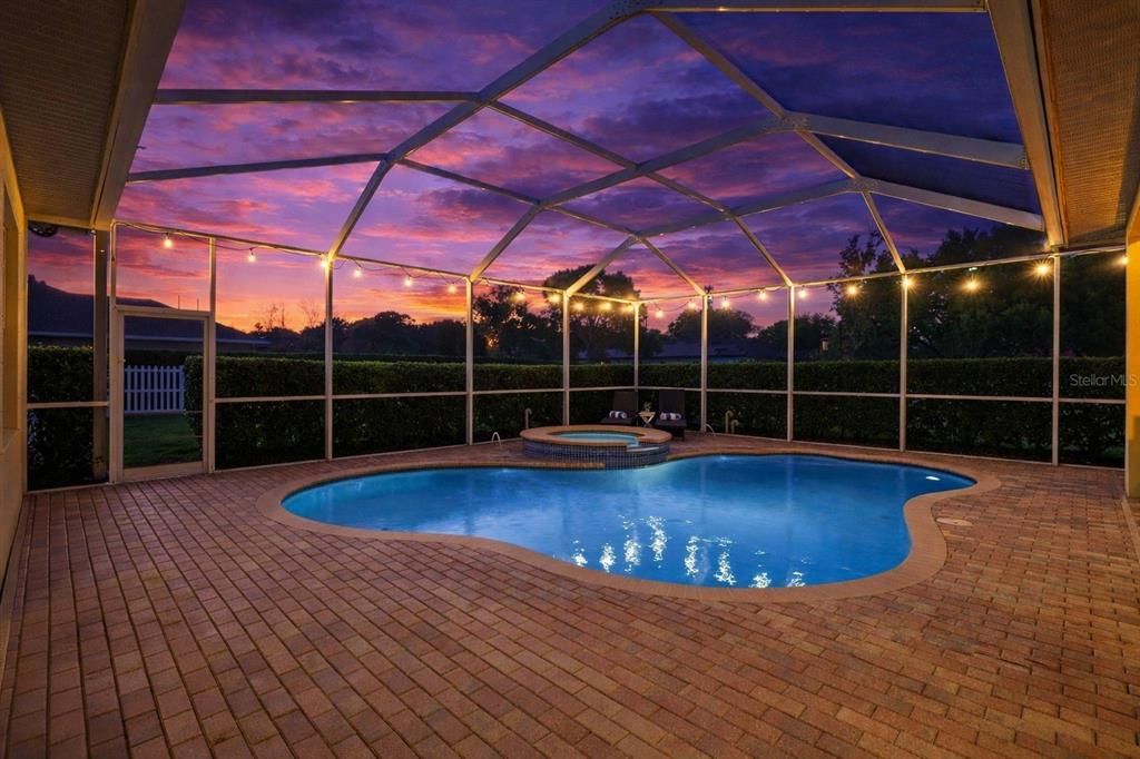 Activo con contrato: $1,225,000 (4 camas, 3 baños, 3257 Pies cuadrados)