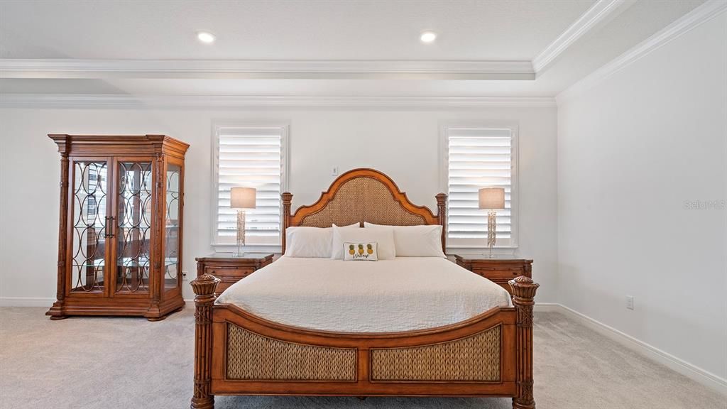 For Sale: $1,950,000 (6 beds, 5 baths, 5389 Square Feet)