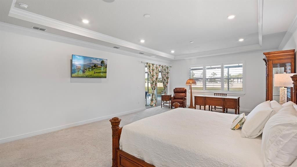 For Sale: $1,950,000 (6 beds, 5 baths, 5389 Square Feet)