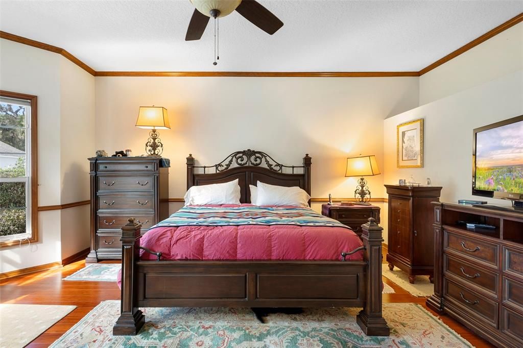 Activo con contrato: $564,900 (4 camas, 2 baños, 3145 Pies cuadrados)