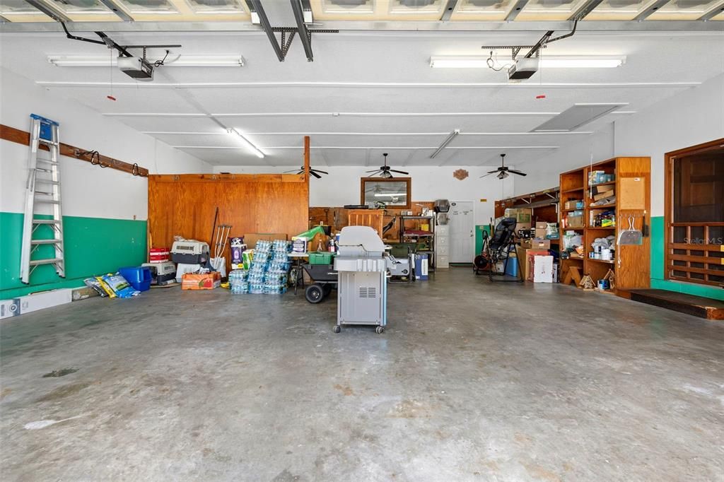 Activo con contrato: $564,900 (4 camas, 2 baños, 3145 Pies cuadrados)