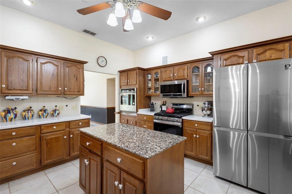 Activo con contrato: $564,900 (4 camas, 2 baños, 3145 Pies cuadrados)