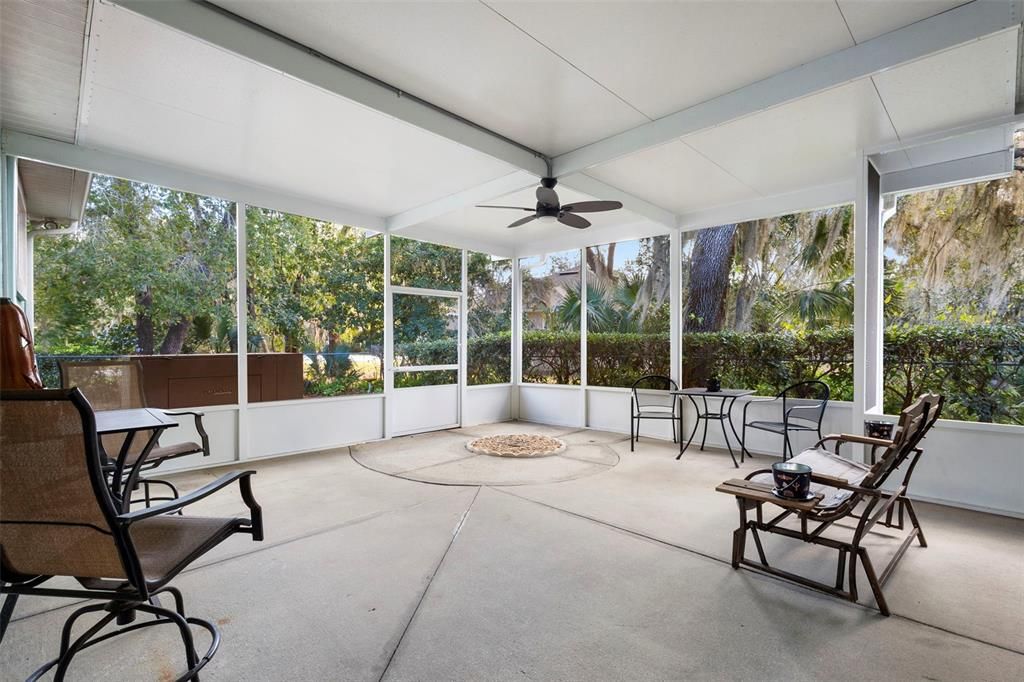 Activo con contrato: $564,900 (4 camas, 2 baños, 3145 Pies cuadrados)
