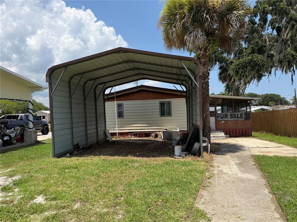 Active With Contract: $295,000 (3 beds, 2 baths, 1152 Square Feet)