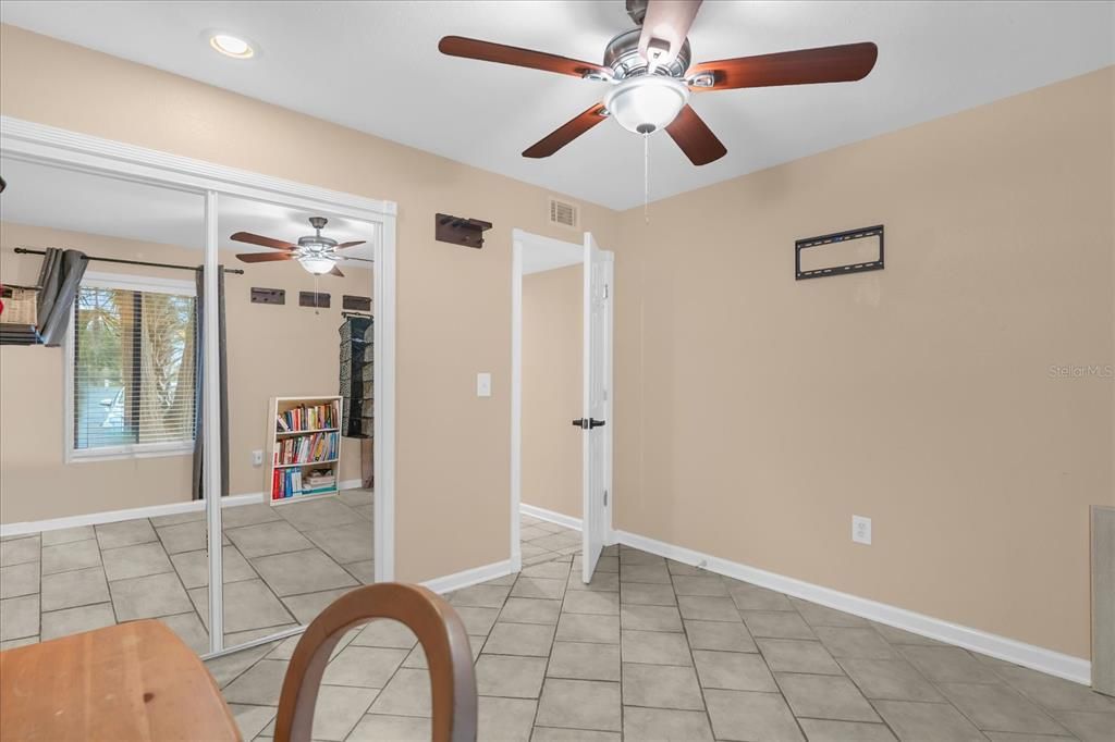 Active With Contract: $149,000 (2 beds, 2 baths, 1139 Square Feet)