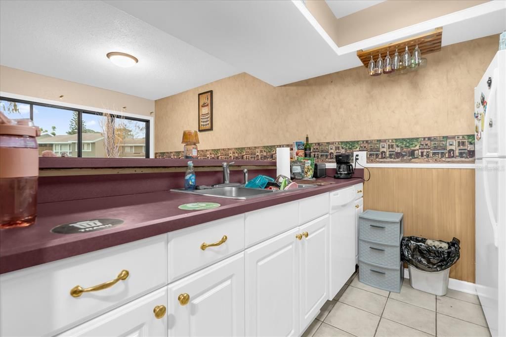 Active With Contract: $149,000 (2 beds, 2 baths, 1139 Square Feet)