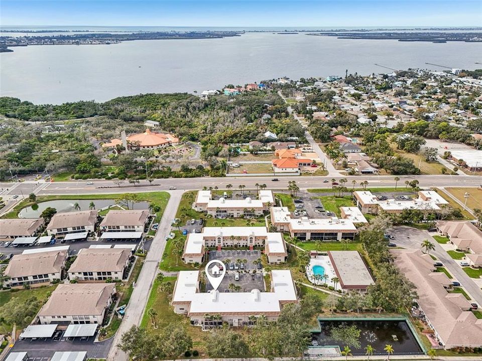 На продажу: $167,000 (2 спален, 1 ванн, 925 Квадратных фут)