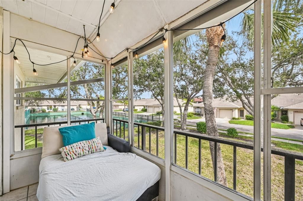 На продажу: $167,000 (2 спален, 1 ванн, 925 Квадратных фут)