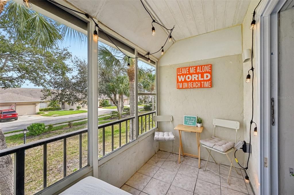 На продажу: $167,000 (2 спален, 1 ванн, 925 Квадратных фут)