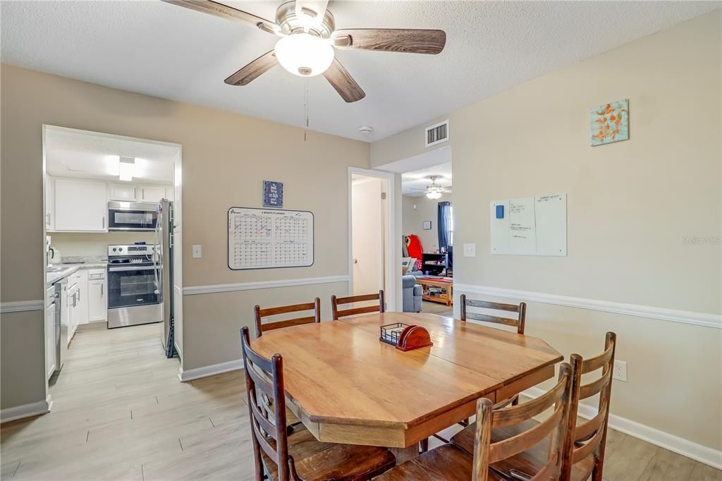 На продажу: $159,900 (3 спален, 2 ванн, 1343 Квадратных фут)