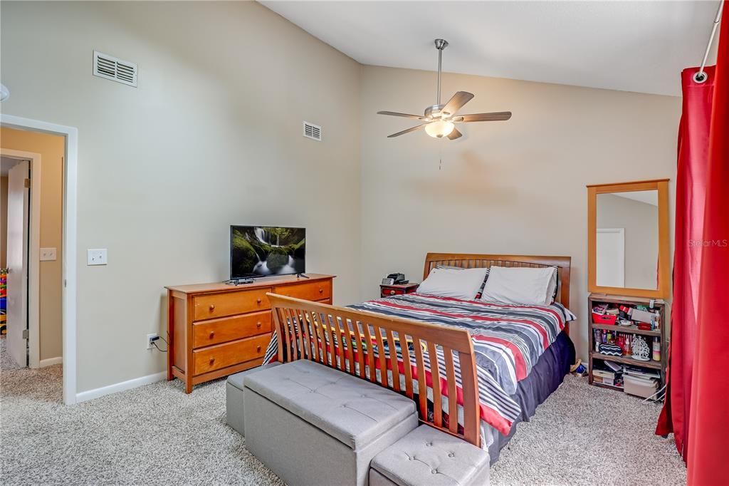 На продажу: $159,900 (3 спален, 2 ванн, 1343 Квадратных фут)