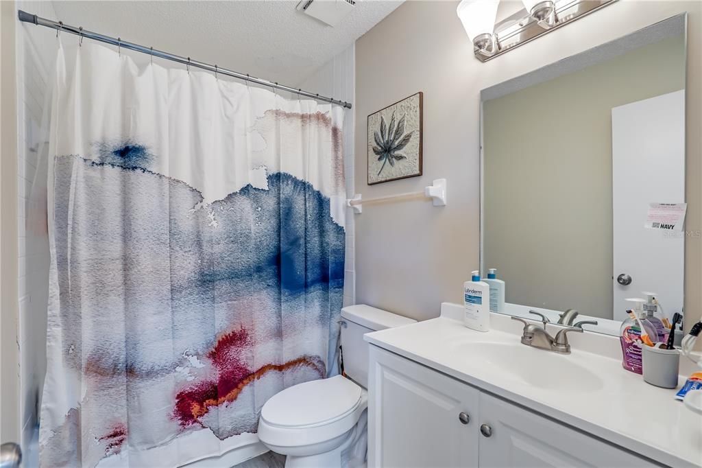 На продажу: $159,900 (3 спален, 2 ванн, 1343 Квадратных фут)