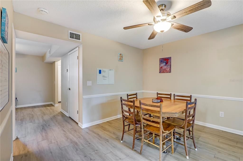 На продажу: $159,900 (3 спален, 2 ванн, 1343 Квадратных фут)