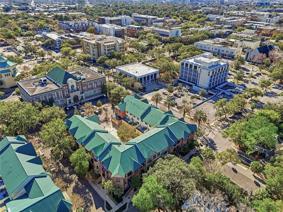 Active With Contract: $583,000 (3 beds, 2 baths, 2167 Square Feet)