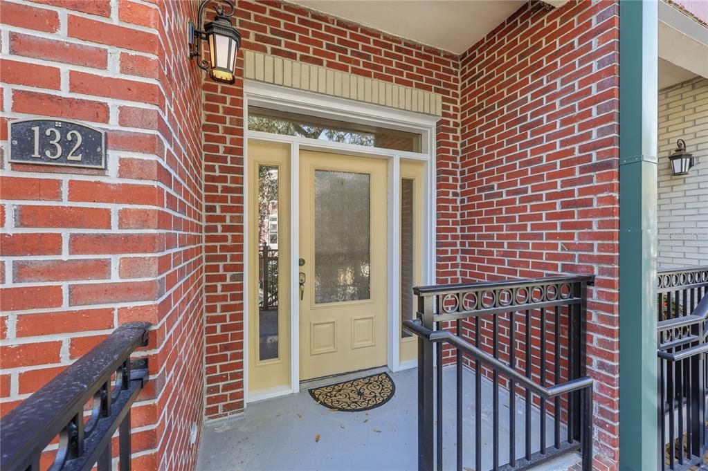 Active With Contract: $583,000 (3 beds, 2 baths, 2167 Square Feet)