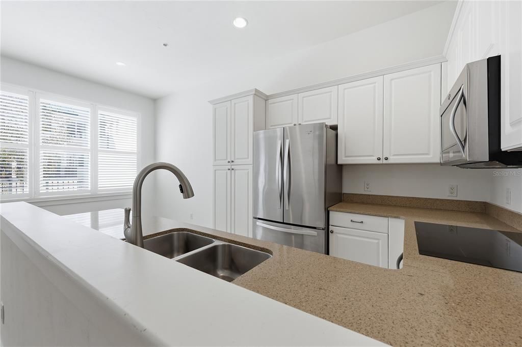 Active With Contract: $583,000 (3 beds, 2 baths, 2167 Square Feet)