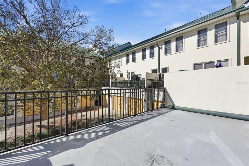 Active With Contract: $583,000 (3 beds, 2 baths, 2167 Square Feet)