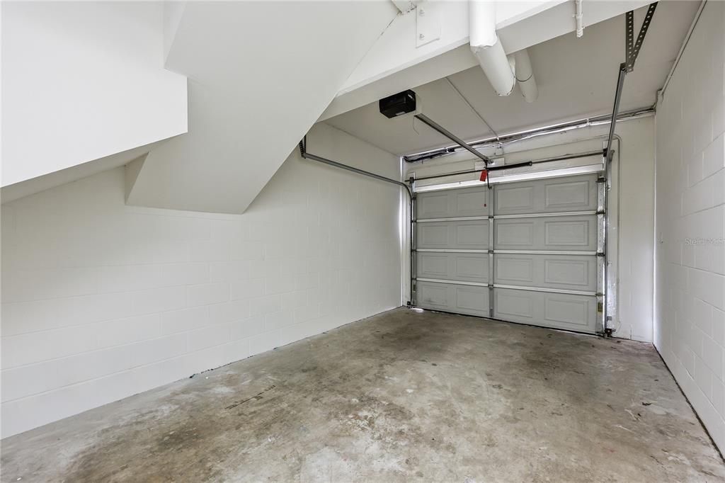 Active With Contract: $583,000 (3 beds, 2 baths, 2167 Square Feet)