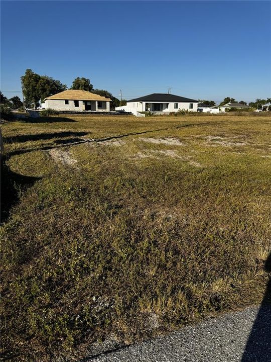 На продажу: $102,500 (0.26 acres)