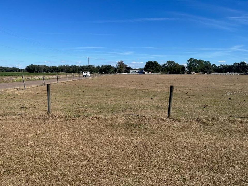 En Venta: $225,000 (1.23 acres)