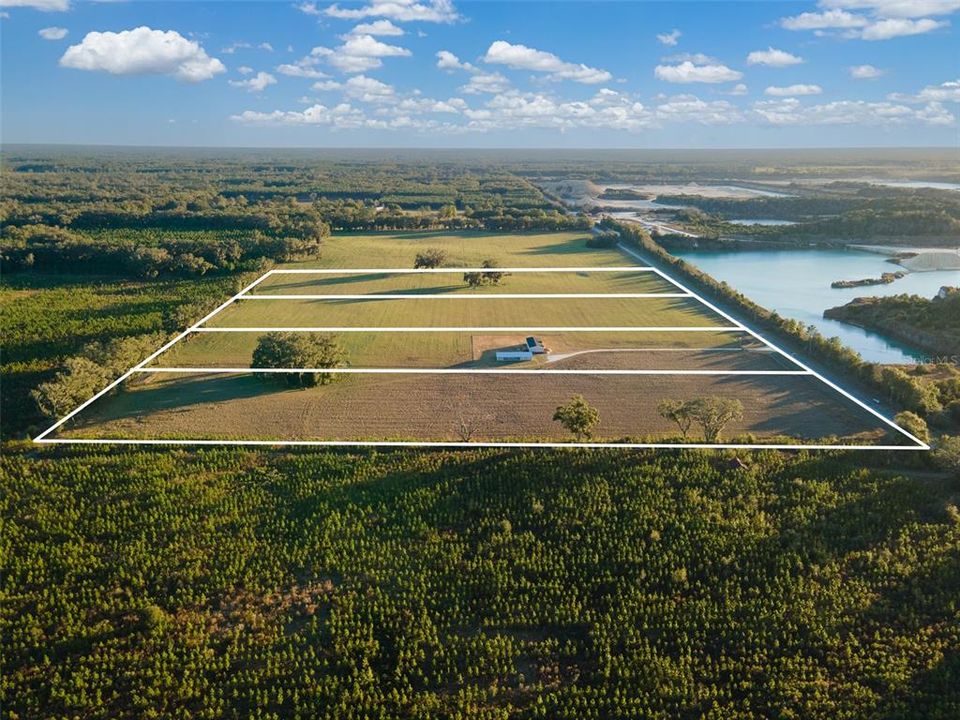 На продажу: $289,900 (9.82 acres)