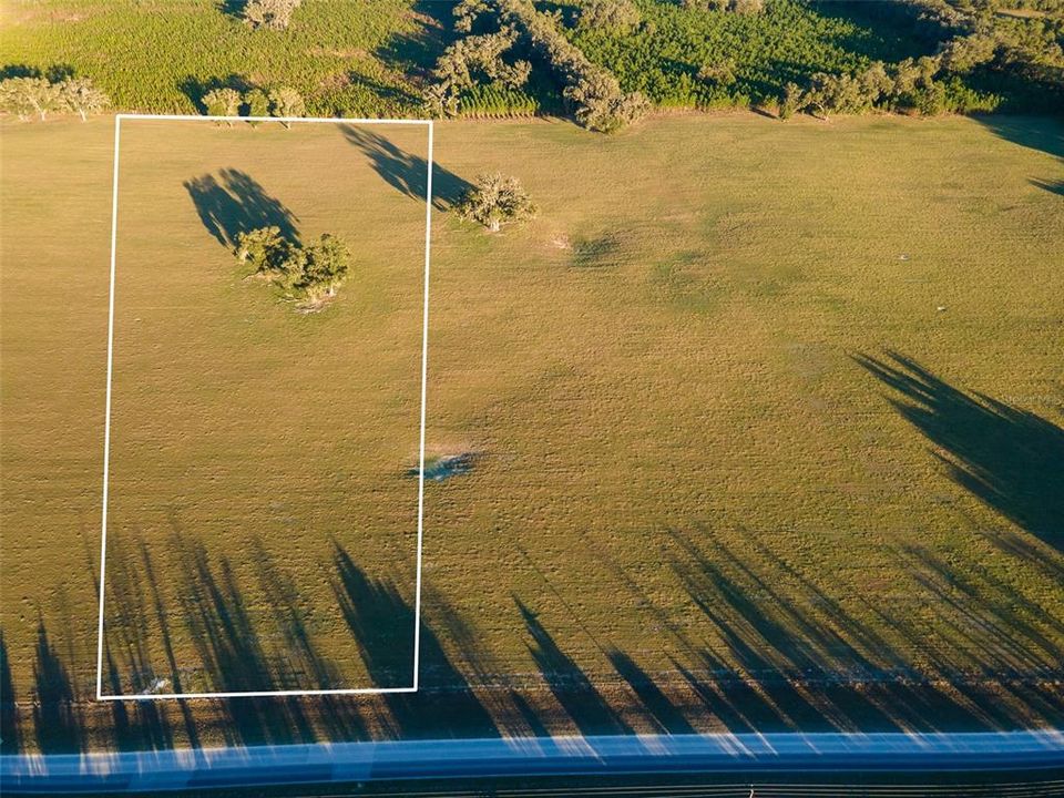 На продажу: $289,900 (9.82 acres)