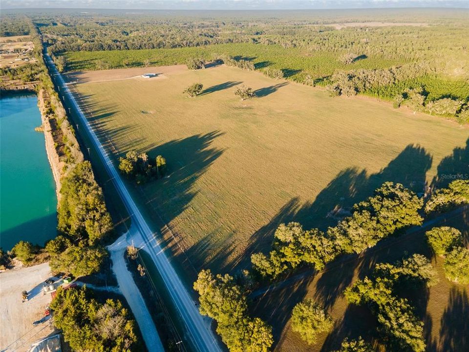 На продажу: $289,900 (9.82 acres)