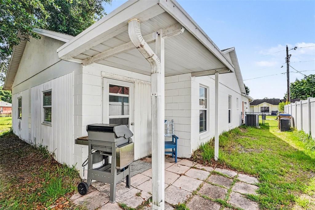 Active With Contract: $247,000 (3 beds, 2 baths, 1734 Square Feet)