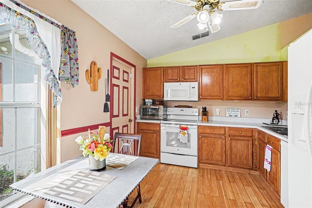 Active With Contract: $247,000 (3 beds, 2 baths, 1734 Square Feet)