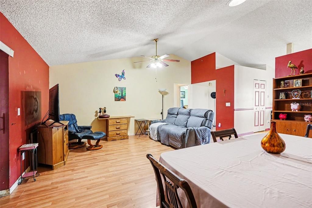 Active With Contract: $247,000 (3 beds, 2 baths, 1734 Square Feet)