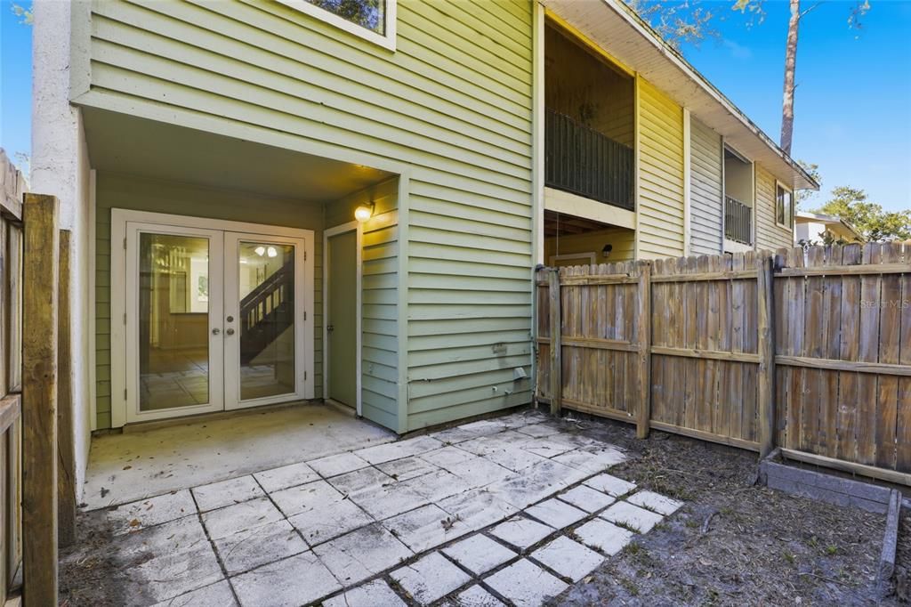 Active With Contract: $1,295 (2 beds, 2 baths, 1094 Square Feet)