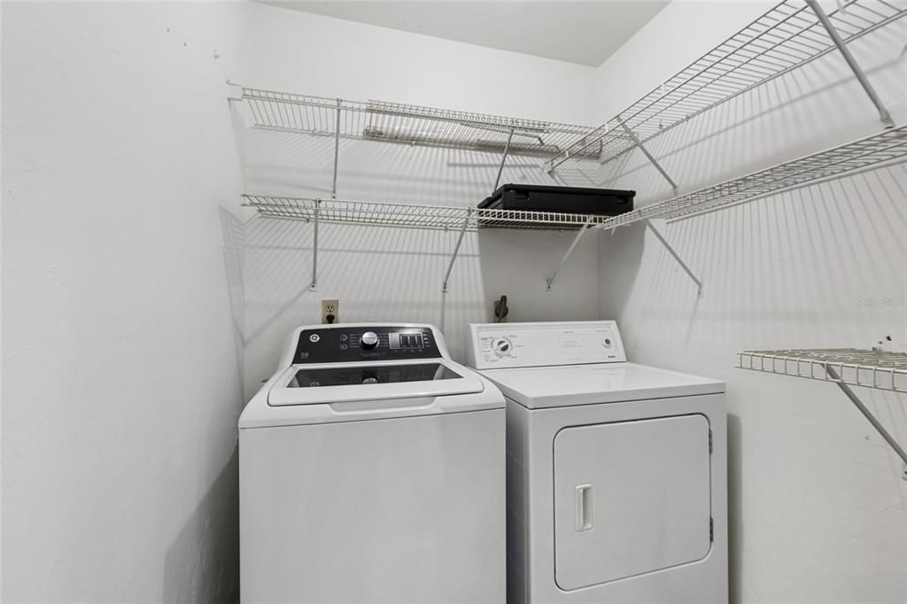 Active With Contract: $1,295 (2 beds, 2 baths, 1094 Square Feet)
