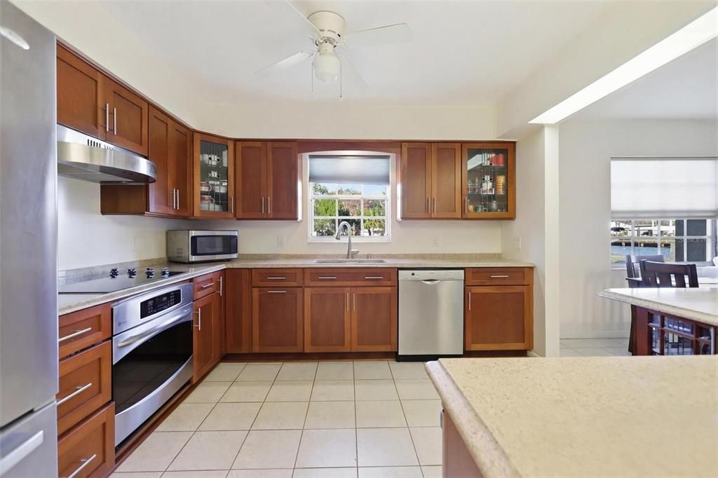 En Venta: $255,000 (2 camas, 2 baños, 1178 Pies cuadrados)