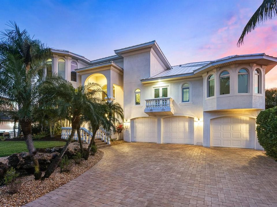 Active With Contract: $4,250,000 (4 beds, 4 baths, 5222 Square Feet)