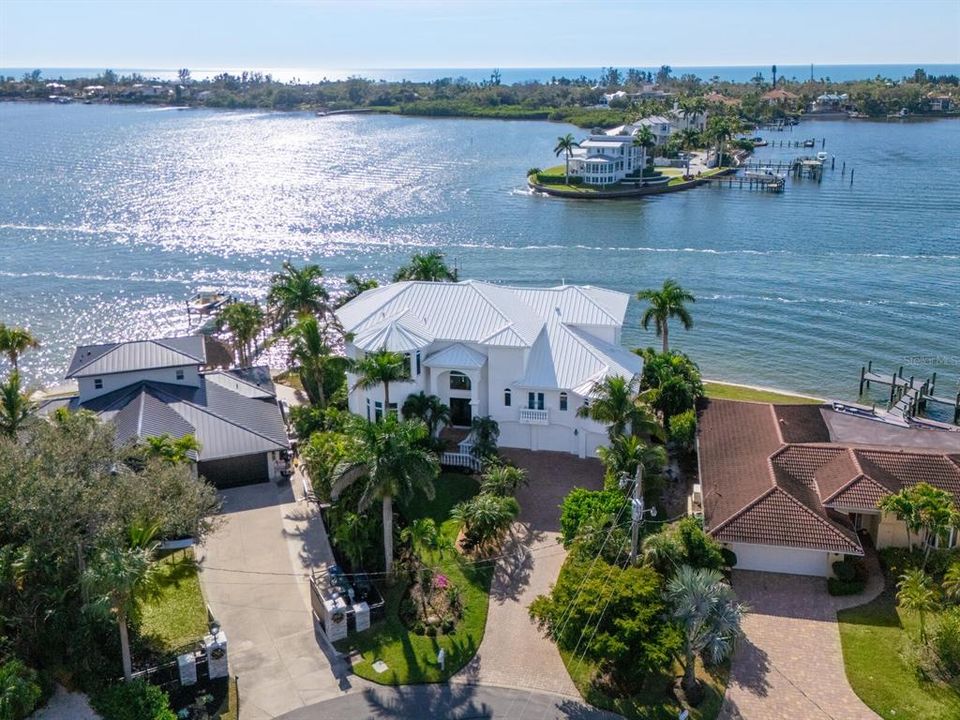 Active With Contract: $4,250,000 (4 beds, 4 baths, 5222 Square Feet)