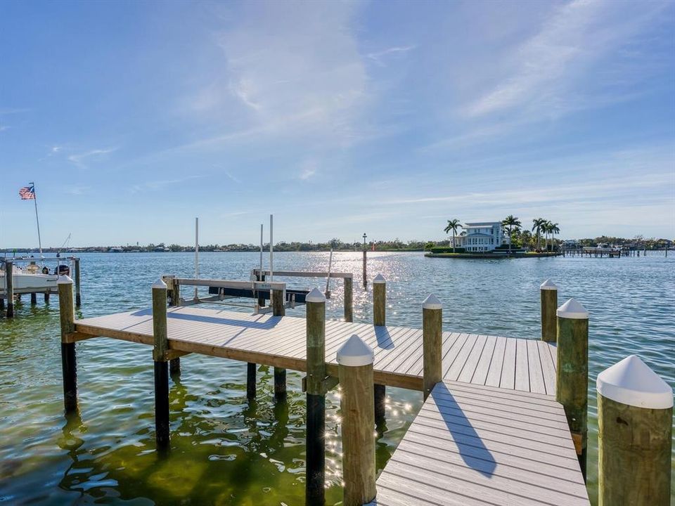 Active With Contract: $4,250,000 (4 beds, 4 baths, 5222 Square Feet)