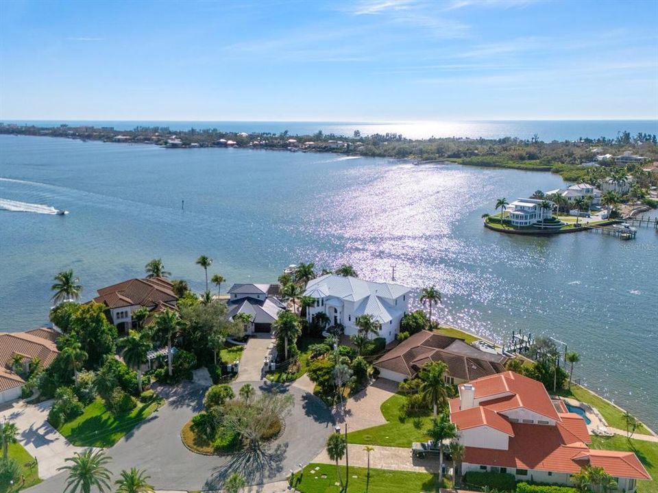 Active With Contract: $4,250,000 (4 beds, 4 baths, 5222 Square Feet)