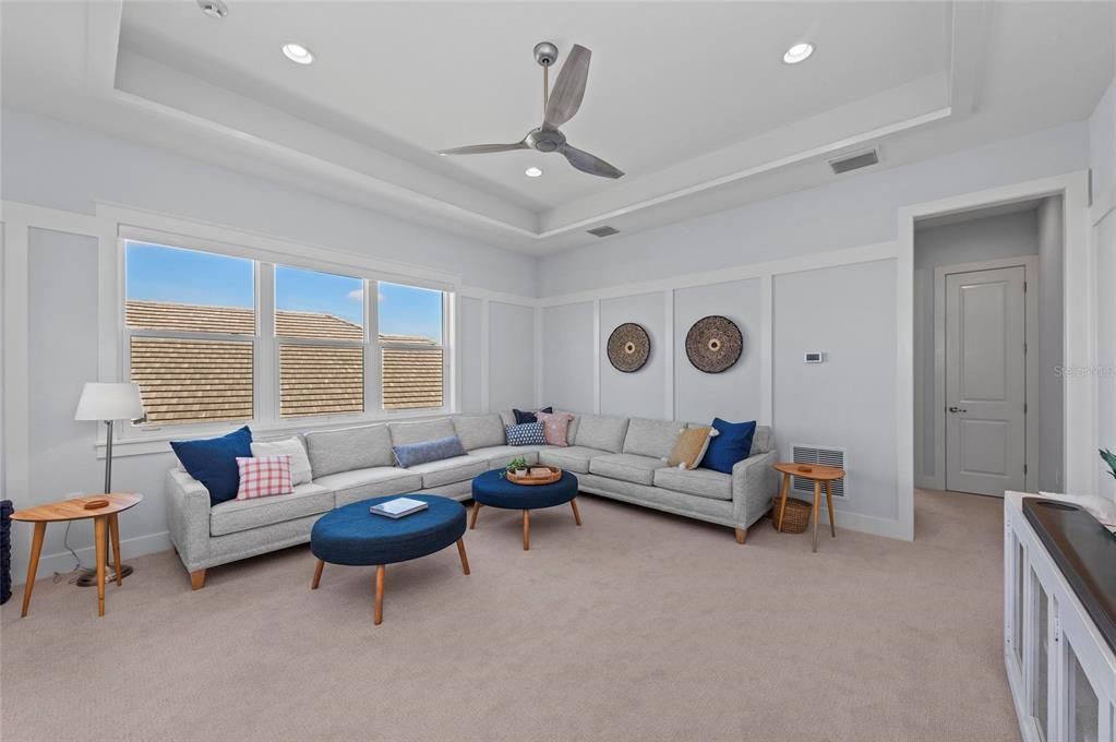 Active With Contract: $1,900,000 (3 beds, 3 baths, 3509 Square Feet)