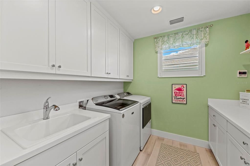 Active With Contract: $1,900,000 (3 beds, 3 baths, 3509 Square Feet)