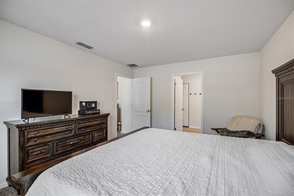 For Sale: $365,000 (4 beds, 2 baths, 1856 Square Feet)