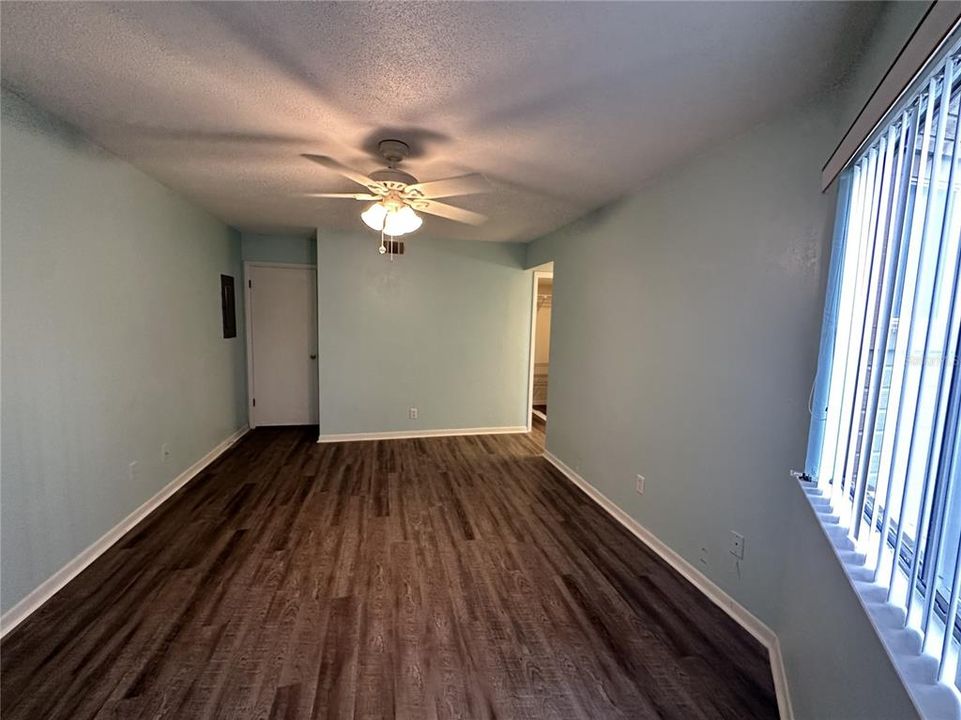 Active With Contract: $1,600 (3 beds, 2 baths, 1338 Square Feet)