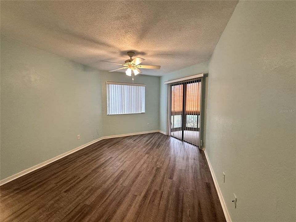 Active With Contract: $1,600 (3 beds, 2 baths, 1338 Square Feet)