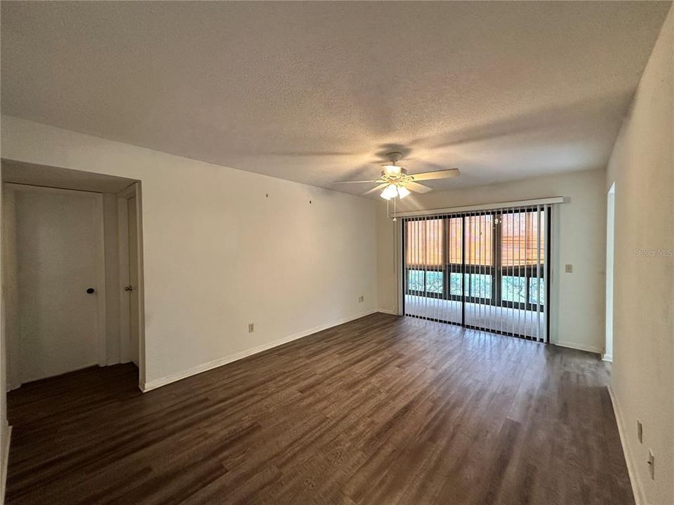 Active With Contract: $1,600 (3 beds, 2 baths, 1338 Square Feet)