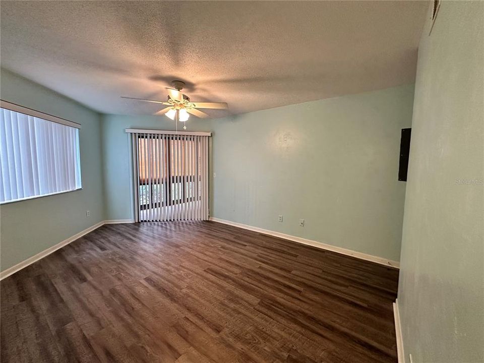 Active With Contract: $1,600 (3 beds, 2 baths, 1338 Square Feet)