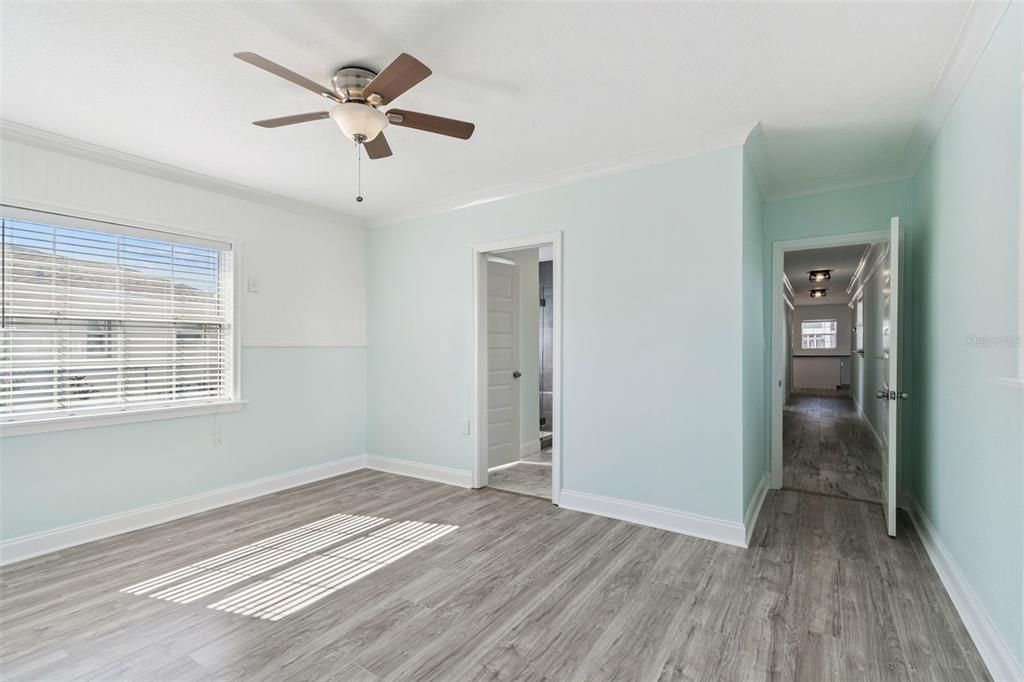For Rent: $4,750 (2 beds, 1 baths, 1735 Square Feet)
