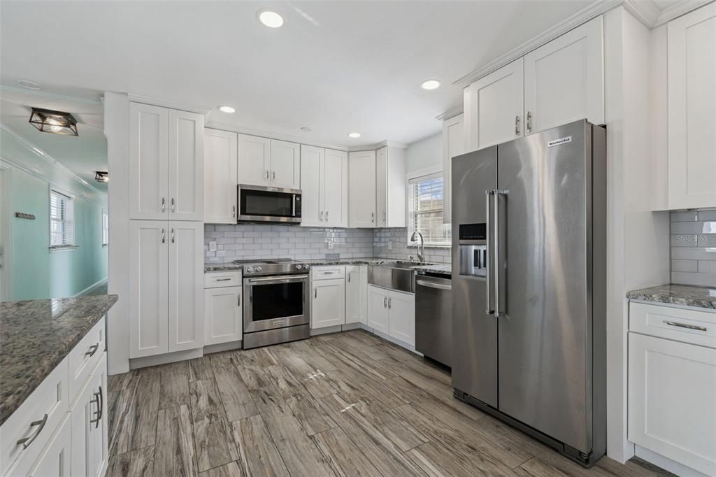 For Rent: $4,750 (2 beds, 1 baths, 1735 Square Feet)