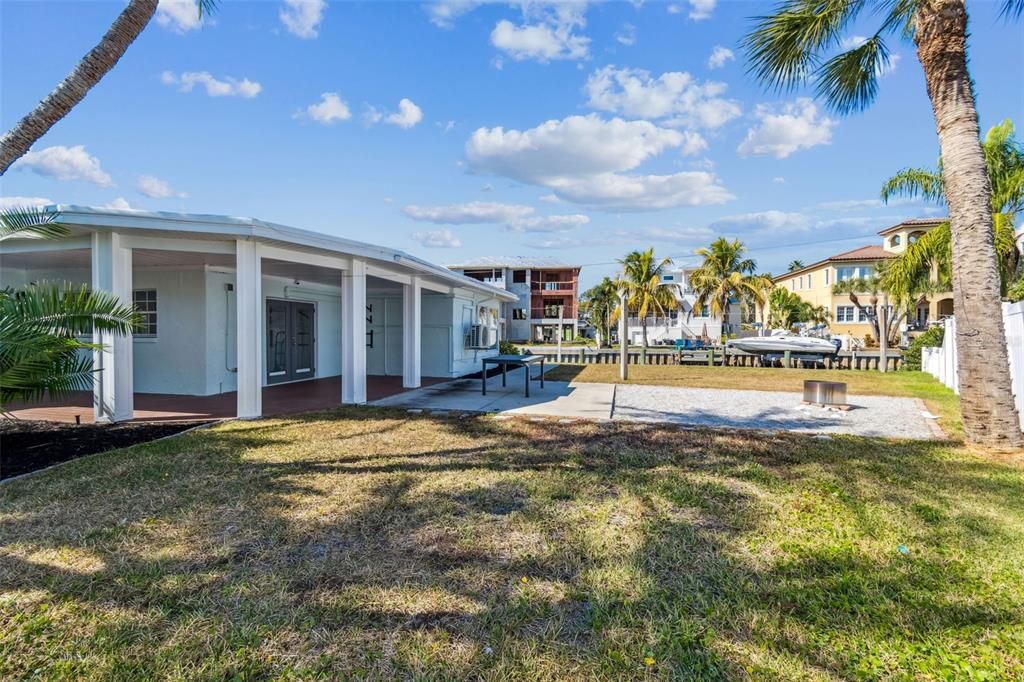 For Rent: $4,750 (2 beds, 1 baths, 1735 Square Feet)