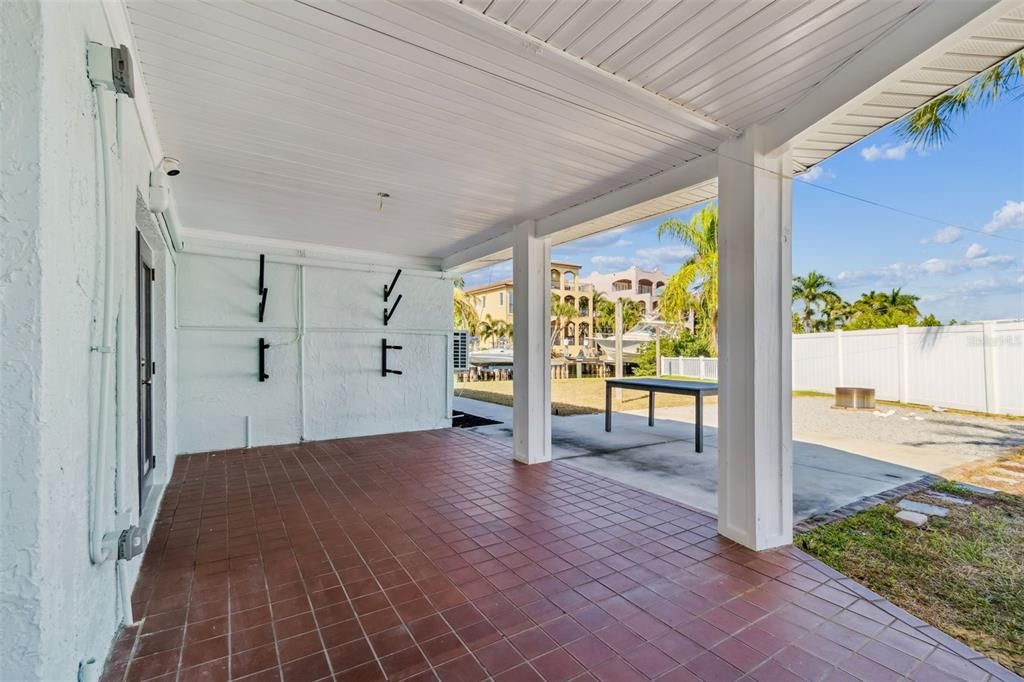 For Rent: $4,750 (2 beds, 1 baths, 1735 Square Feet)